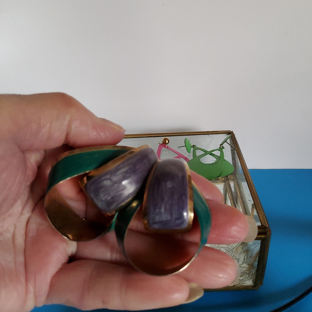 Bundle of four Metal pierced earrings. - Picture 5 of 7
